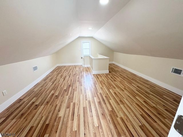87 Pine Grove Ter, Newark City, NJ 07106