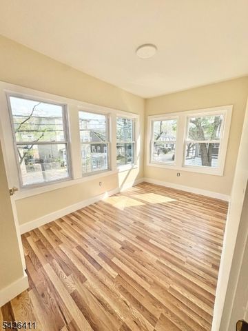 87 Pine Grove Ter, Newark City, NJ 07106