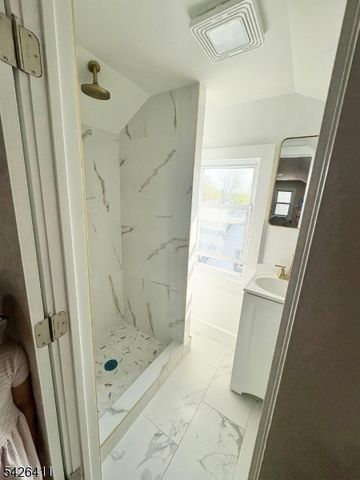 87 Pine Grove Ter, Newark City, NJ 07106