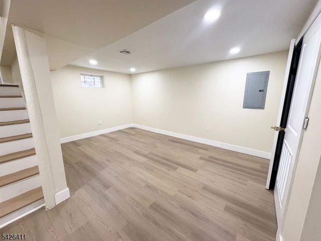 87 Pine Grove Ter, Newark City, NJ 07106