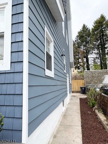 87 Pine Grove Ter, Newark City, NJ 07106