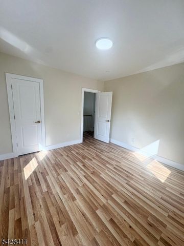87 Pine Grove Ter, Newark City, NJ 07106