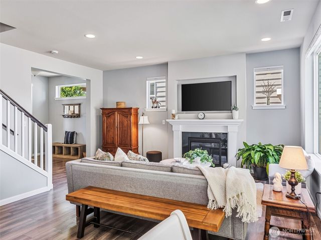 1942 Claret Loop NW, Poulsbo, WA 98370