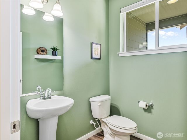 1942 Claret Loop NW, Poulsbo, WA 98370