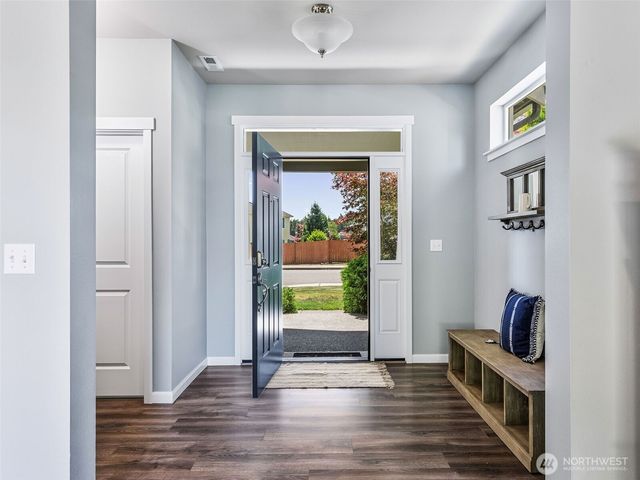 1942 Claret Loop NW, Poulsbo, WA 98370