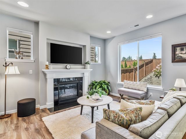 1942 Claret Loop NW, Poulsbo, WA 98370