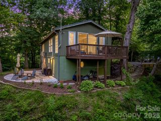 20 Kimberly Road, Black Mountain, NC 28711