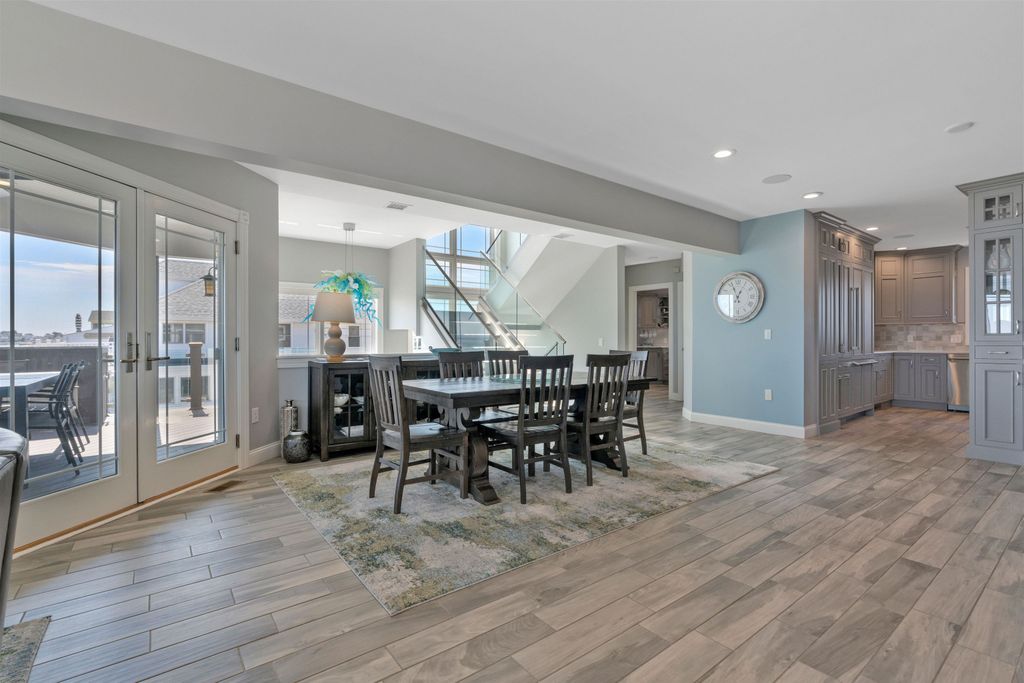 Image 12 of property listing at 741 Ocean Boulevard, Hampton, NH 03842