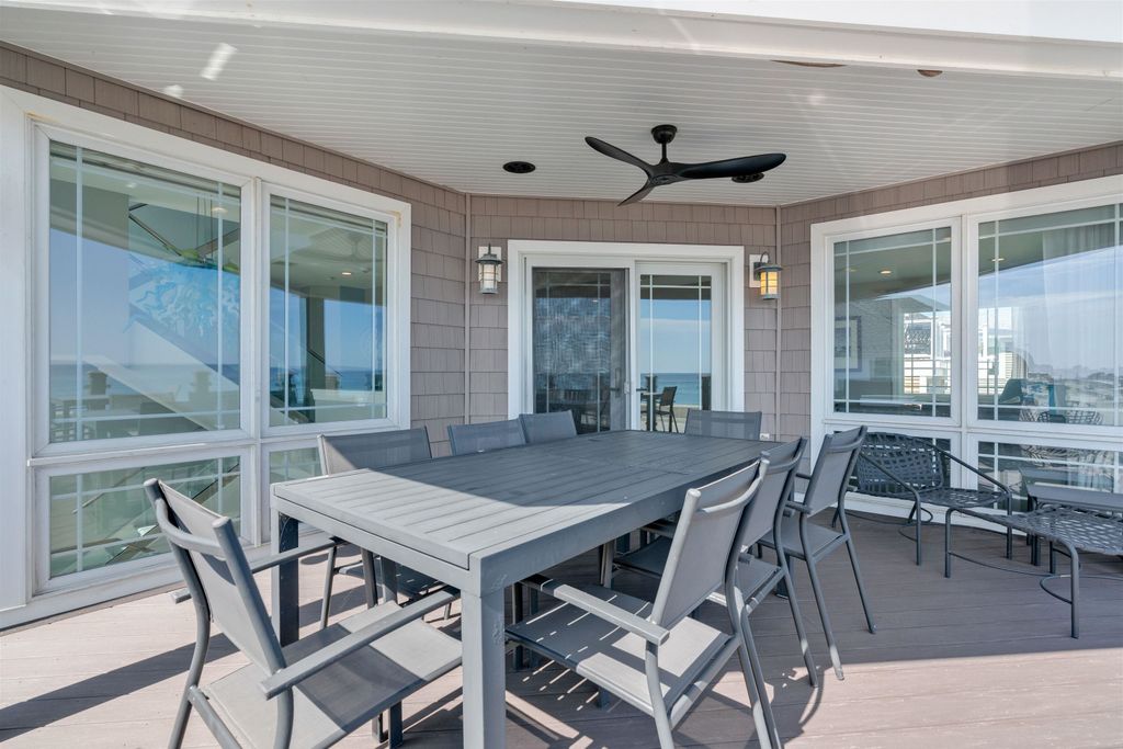 Image 16 of property listing at 741 Ocean Boulevard, Hampton, NH 03842
