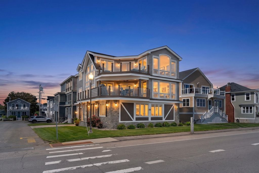 Image 3 of property listing at 741 Ocean Boulevard, Hampton, NH 03842