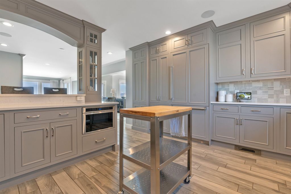 Image 21 of property listing at 741 Ocean Boulevard, Hampton, NH 03842