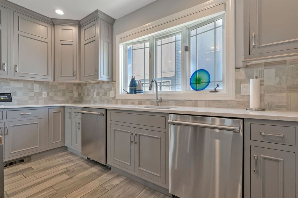Image 22 of property listing at 741 Ocean Boulevard, Hampton, NH 03842