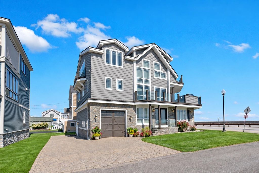 Image 8 of property listing at 741 Ocean Boulevard, Hampton, NH 03842