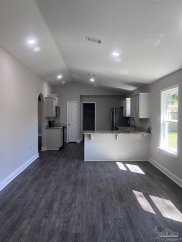 4404 Ellysee Way, Pensacola, FL 32505