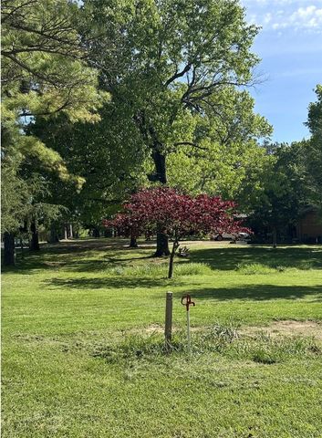 10271 N Smokey Bear Road, Fayetteville, AR 72701
