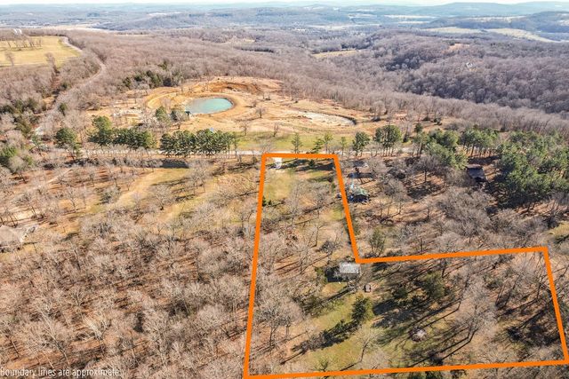 10271 N Smokey Bear Road, Fayetteville, AR 72701