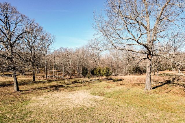 10271 N Smokey Bear Road, Fayetteville, AR 72701