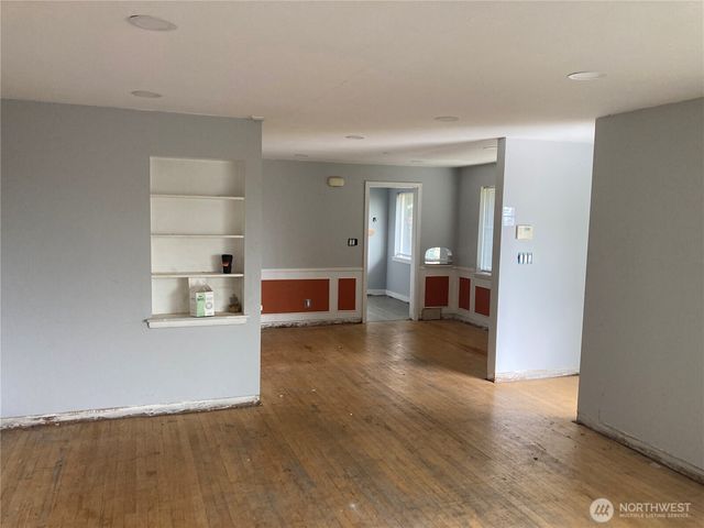 6925 52nd Avenue S, Seattle, WA 98118