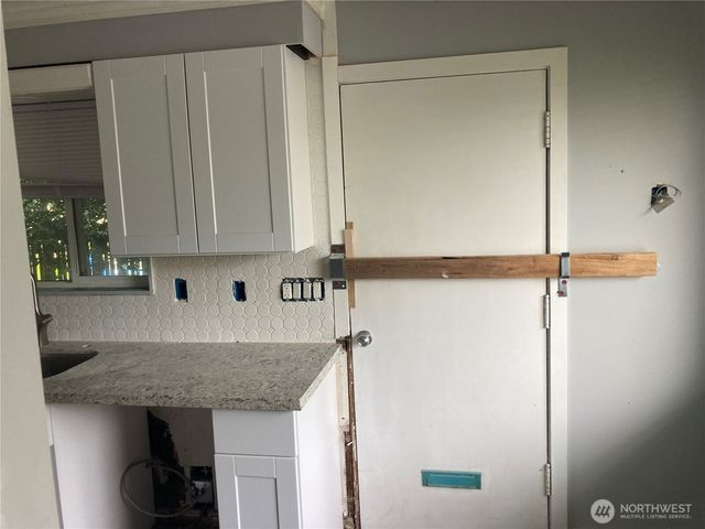 6925 52nd Avenue S, Seattle, WA 98118