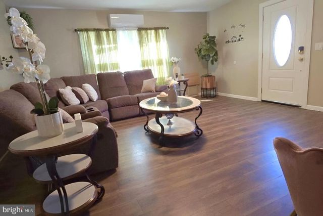 1122 HANOVER RD, York, PA 17408