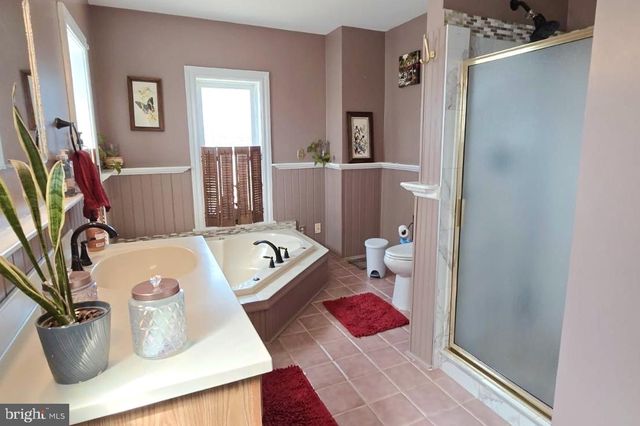 1122 HANOVER RD, York, PA 17408