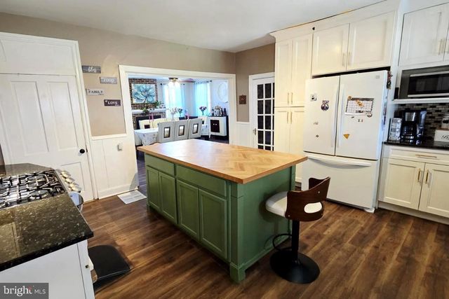 1122 HANOVER RD, York, PA 17408