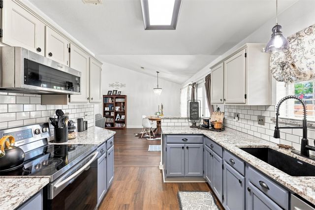 1115 E 6th Street, Springtown, TX 76082