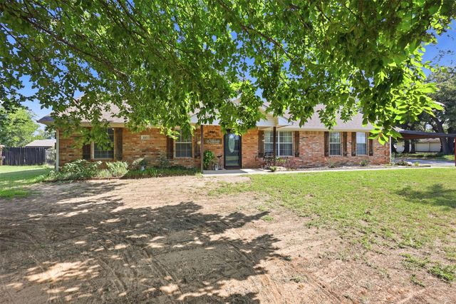 1115 E 6th Street, Springtown, TX 76082