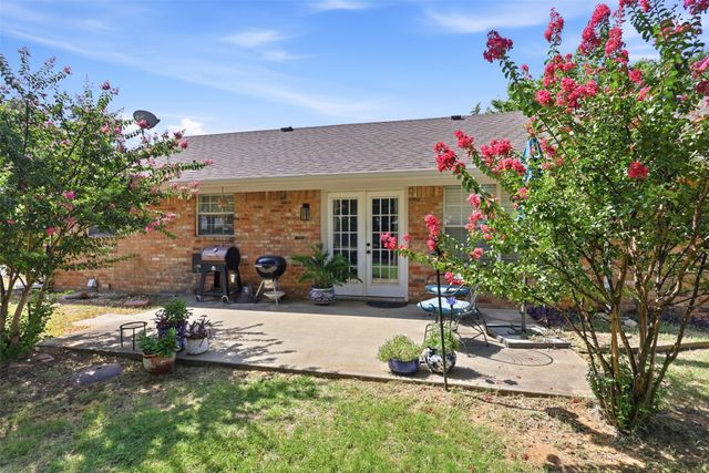 1115 E 6th Street, Springtown, TX 76082