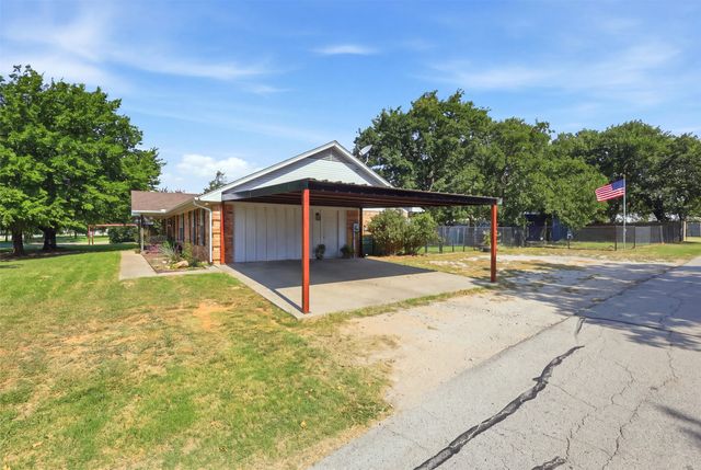 1115 E 6th Street, Springtown, TX 76082