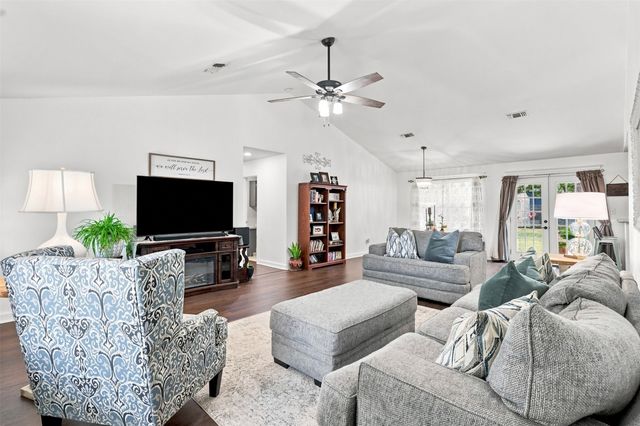 1115 E 6th Street, Springtown, TX 76082