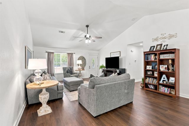 1115 E 6th Street, Springtown, TX 76082