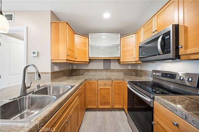 23515 Lyons Avenue 291, Valencia, CA 91355