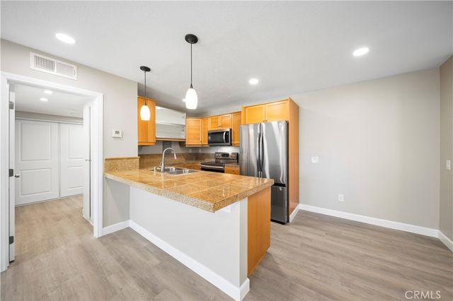 23515 Lyons Avenue 291, Valencia, CA 91355