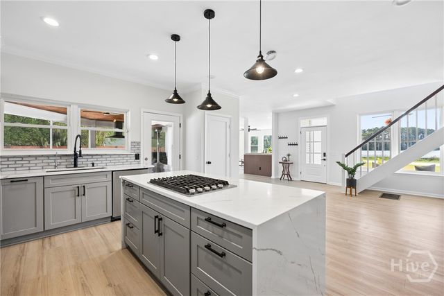 223 Lakeshore Drive, Savannah, GA 31419