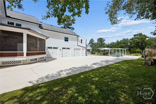 223 Lakeshore Drive, Savannah, GA 31419