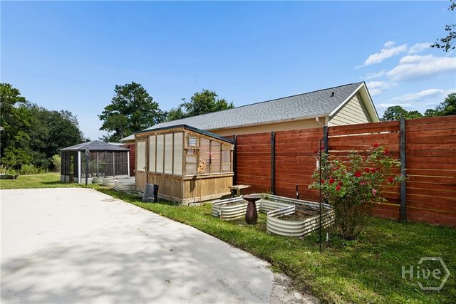 223 Lakeshore Drive, Savannah, GA 31419