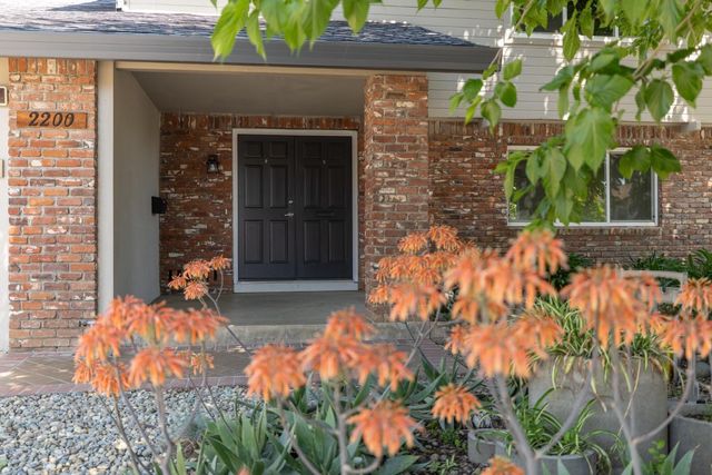 2200 El Cejo Cir, Rancho Cordova, CA 95670