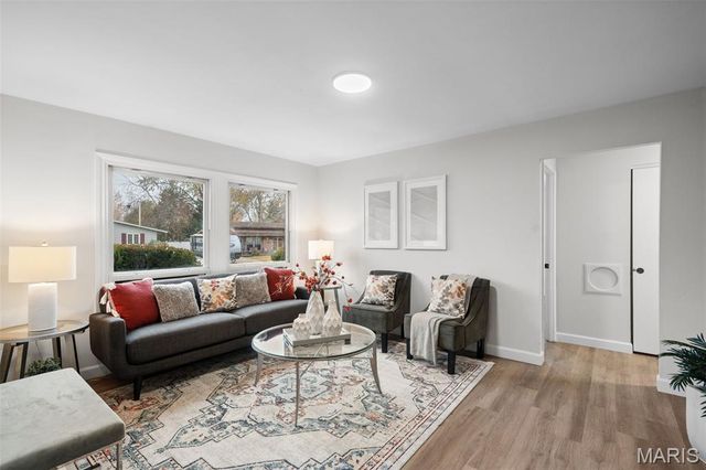 1265 Central Parkway, Florissant, MO 63031