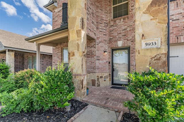 5933 Misty Breeze Drive, Fort Worth, TX 76179