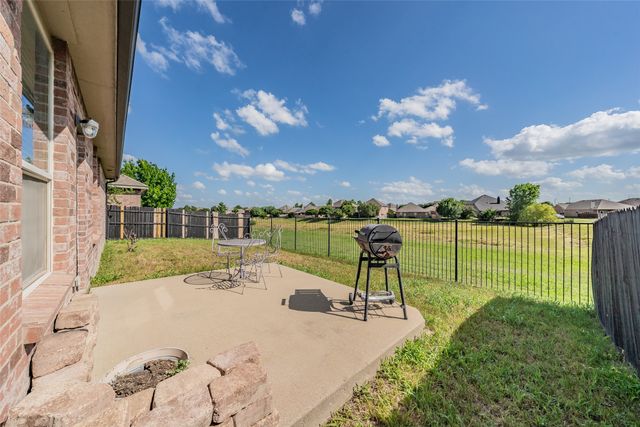 5933 Misty Breeze Drive, Fort Worth, TX 76179