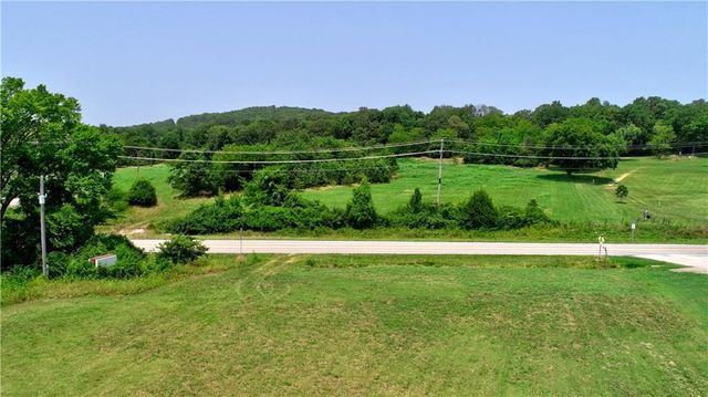 170 N Cato Springs Road, Greenland, AR 72701