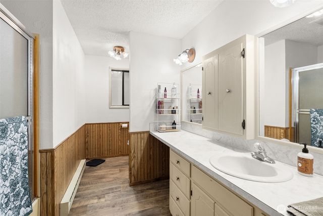 910 Wildwood Avenue NE, Napavine, WA 98532