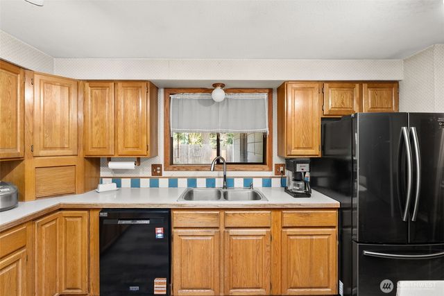 910 Wildwood Avenue NE, Napavine, WA 98532