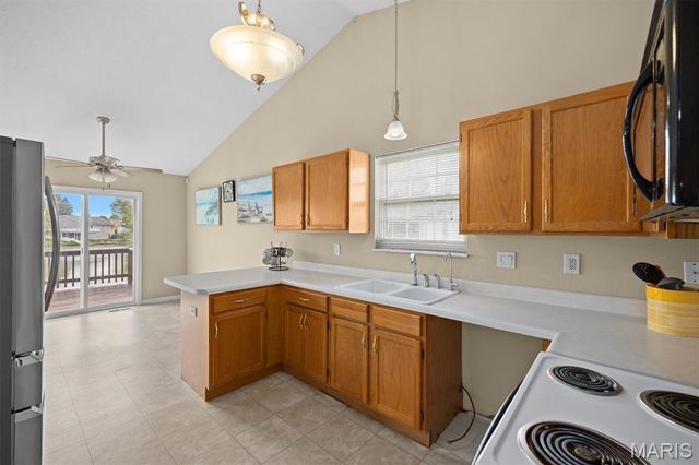 38 Cedarbrooke, Troy, IL 62294