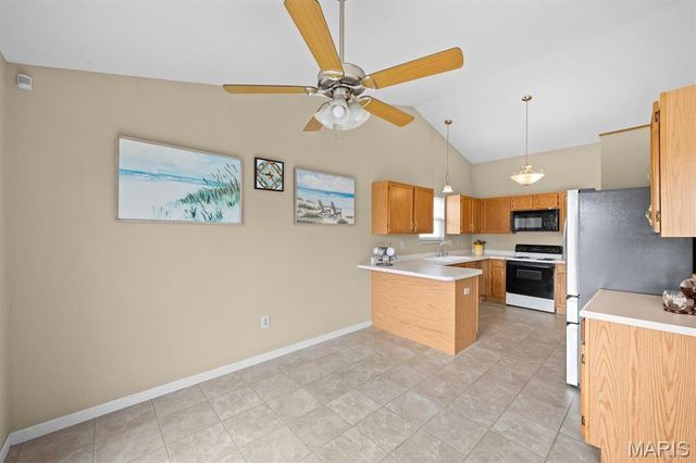 38 Cedarbrooke, Troy, IL 62294