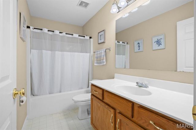 38 Cedarbrooke, Troy, IL 62294