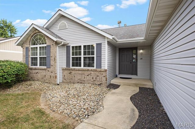 38 Cedarbrooke, Troy, IL 62294