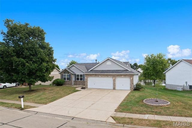 38 Cedarbrooke, Troy, IL 62294