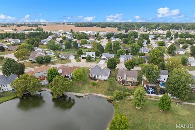 38 Cedarbrooke, Troy, IL 62294